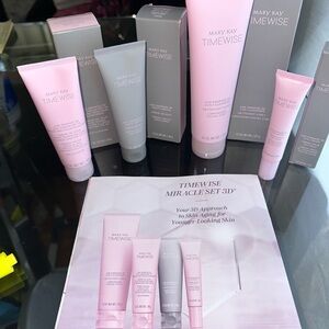 Mary Kay timewise set 
BRAND NEW (never used)